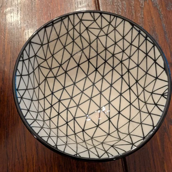 Black and White Patterned Ceramic Bowls By Short St_ries - Picture 6 of 6